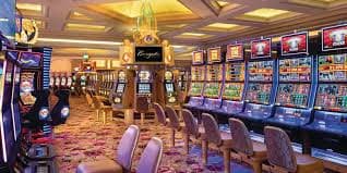 Myanmar ကစားသမား 24hb Winning MMK ငွေထုတ် Wave Money KBZPay ဖြင့် ဆောင်ရွက်နေသည့် မြင်ကွင်း